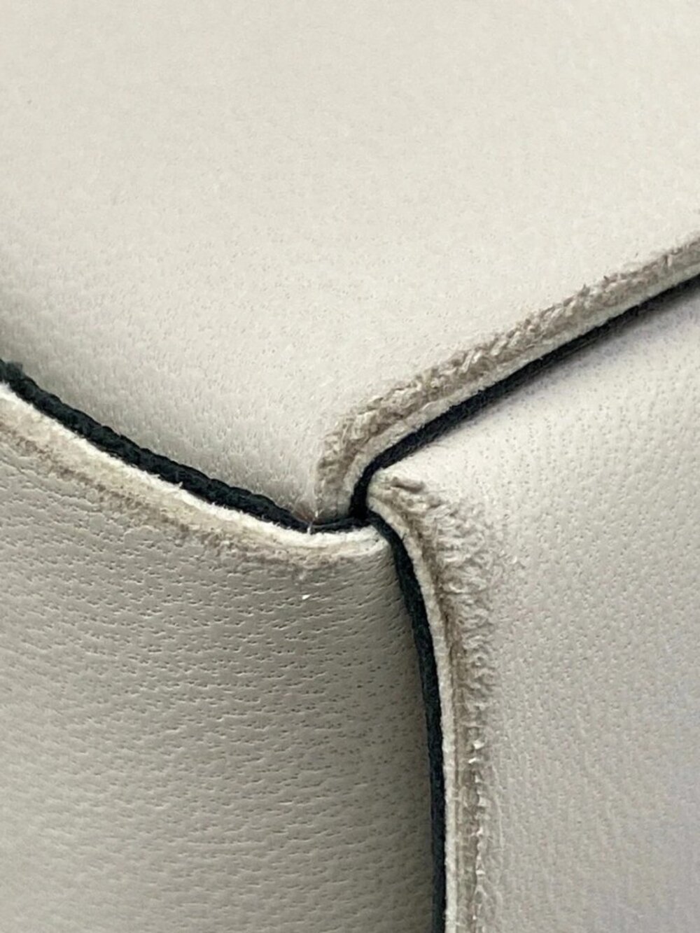 BOTTEGA VENETA Cassette White Leather Shoulder Bag - Picture 3 of 14